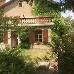 100m2, Jardin Prive, 3 A Apartment *