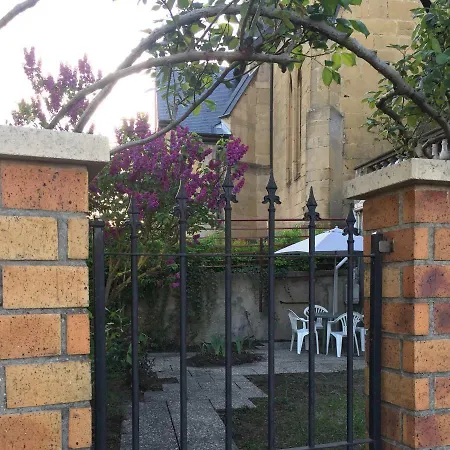 100m2, Jardin Prive, 3 A Apartment