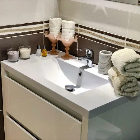 100m2, Jardin Prive, 3 A *